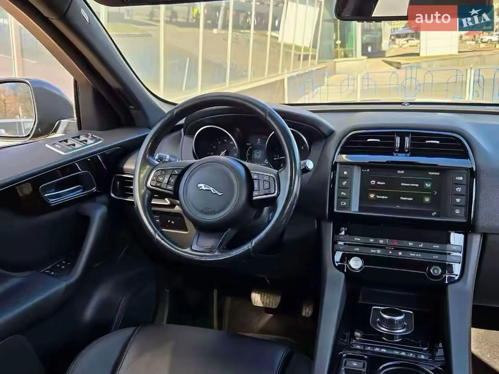 2016 Jaguar F-Pace - мініатюра 29