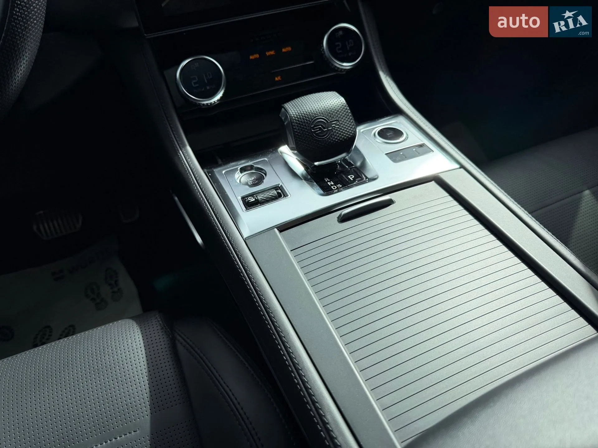 2021 Jaguar F-Pace - мініатюра 24