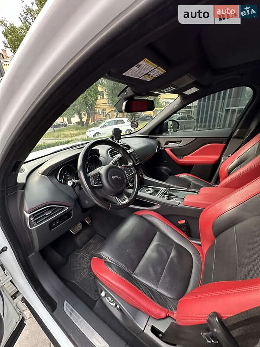 2018 Jaguar F-Pace - мініатюра 13