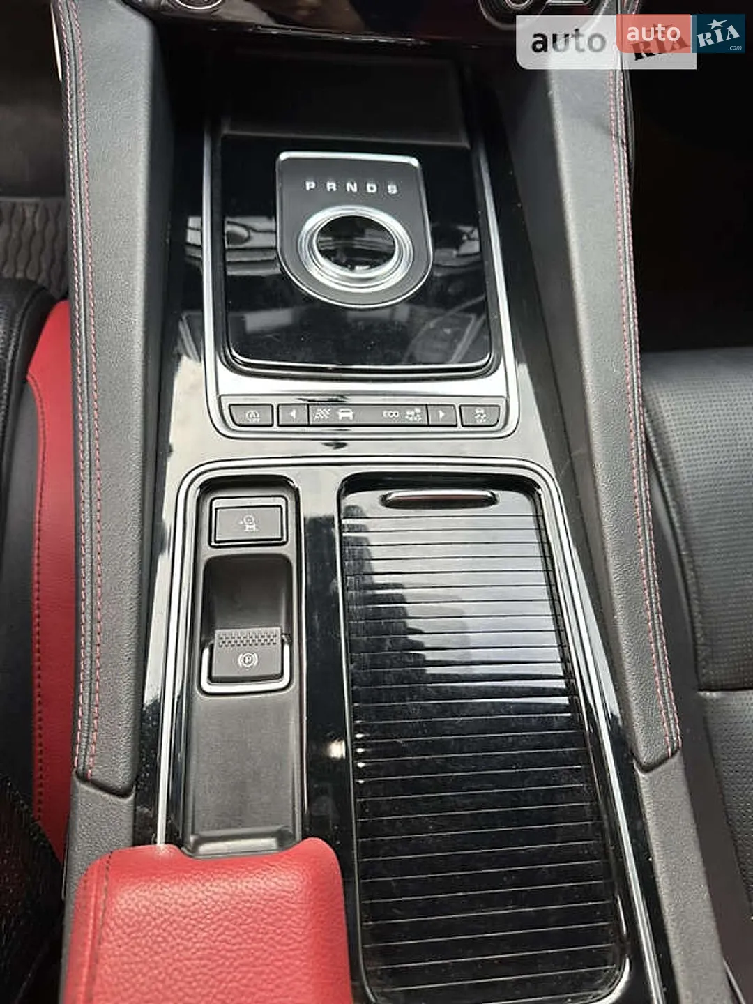 2018 Jaguar F-Pace - мініатюра 16