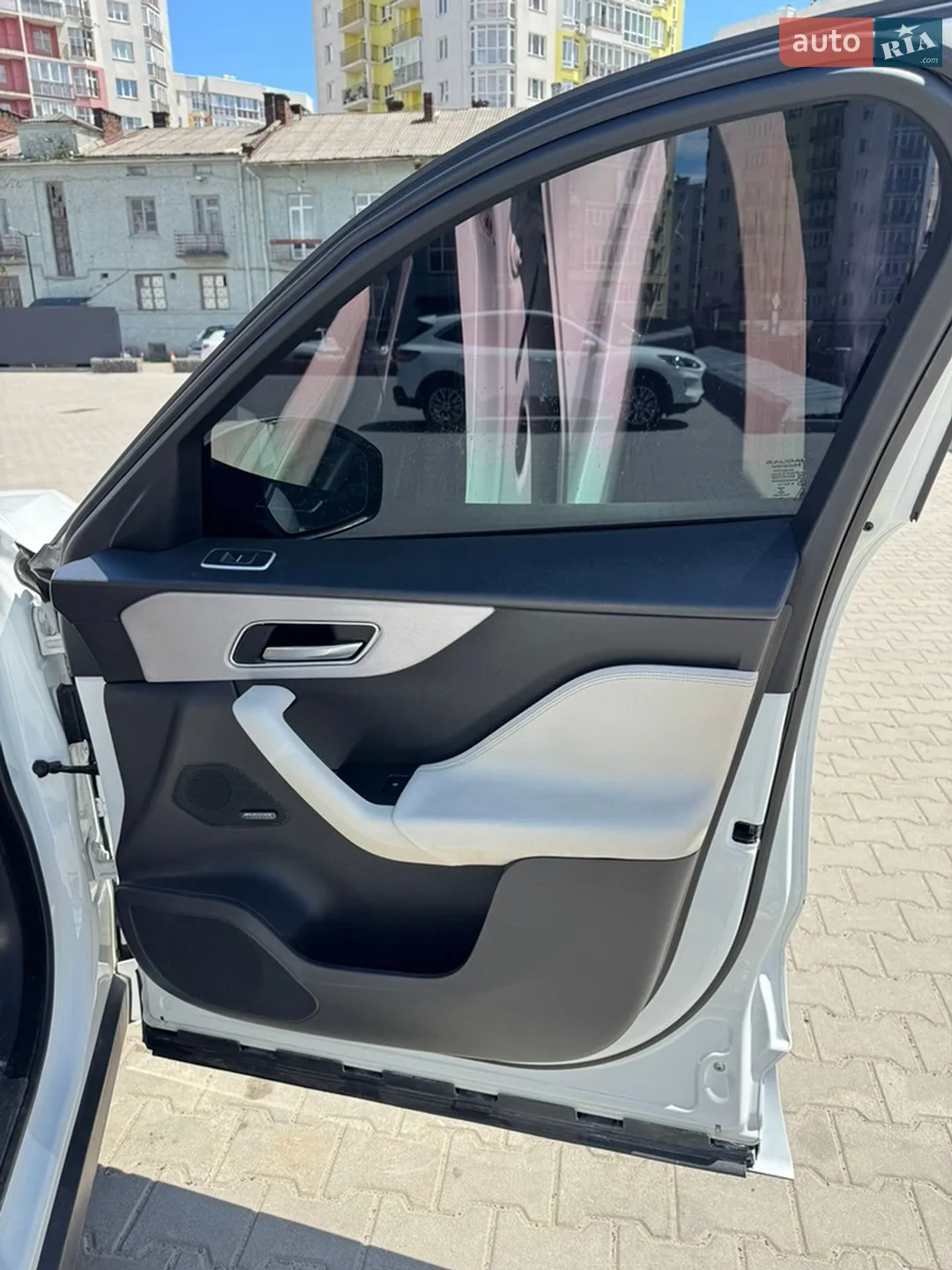 2016 Jaguar F-Pace - мініатюра 18