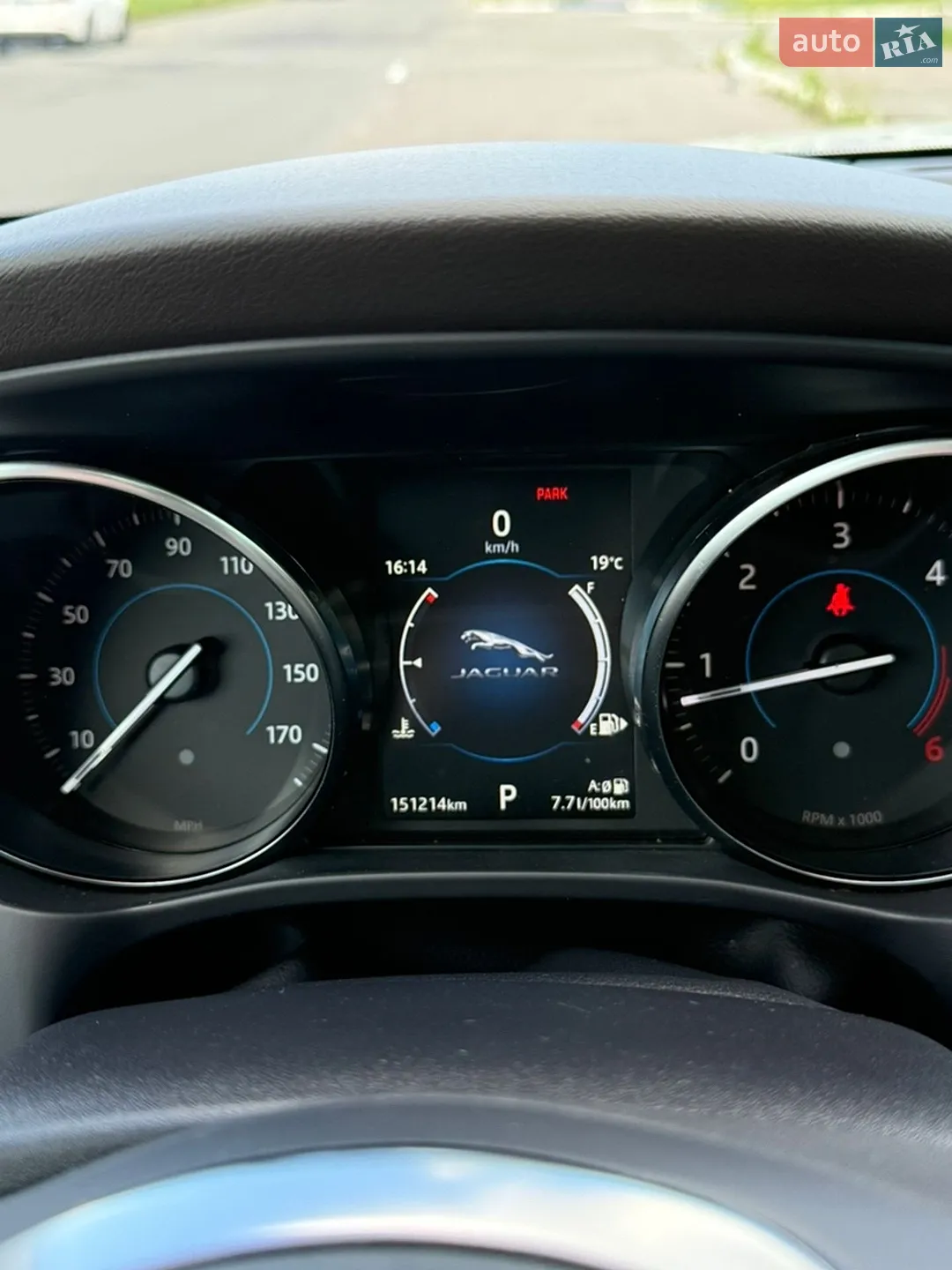 2018 Jaguar F-Pace - мініатюра 28