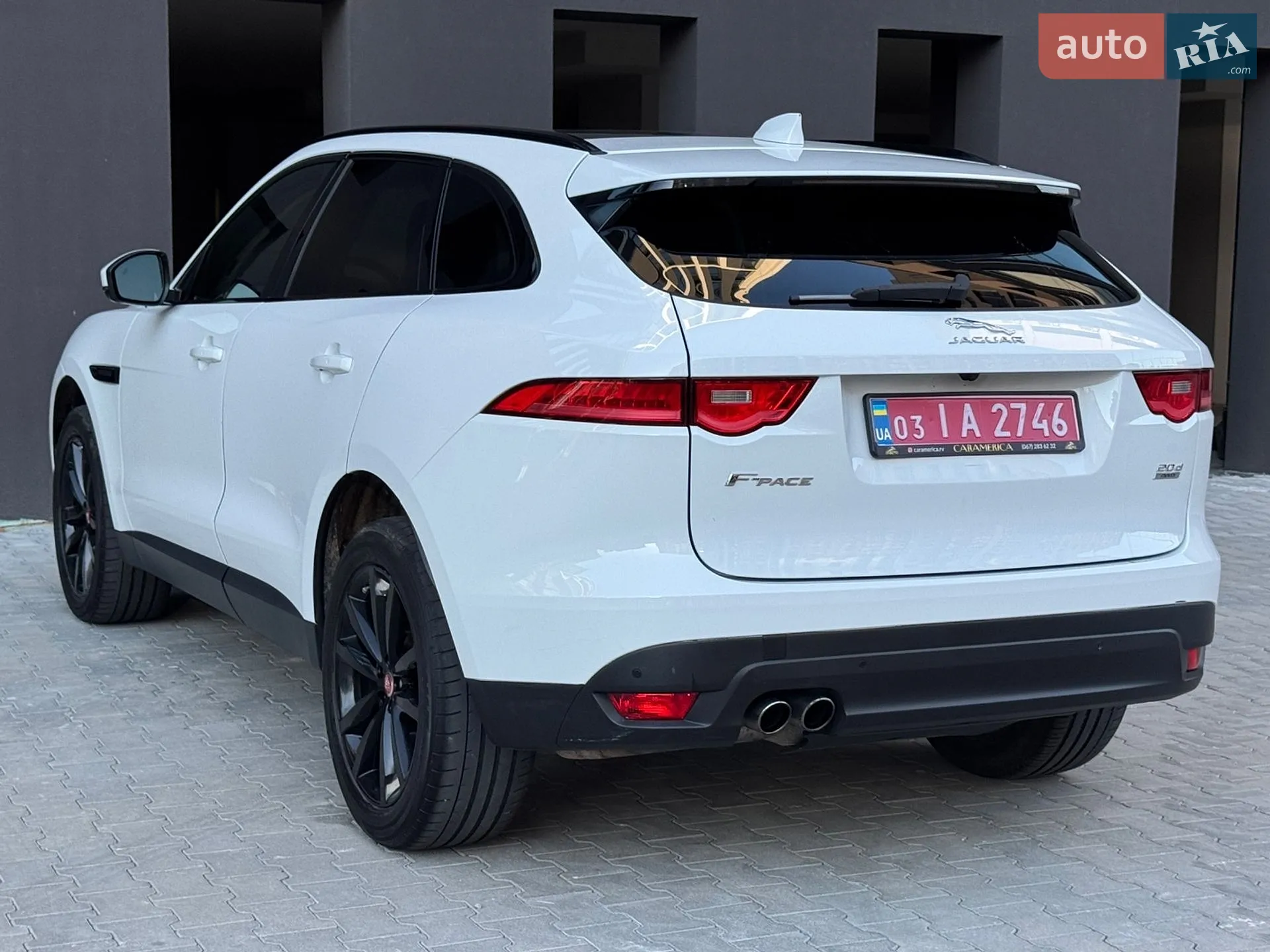 2017 Jaguar F-Pace - мініатюра 9