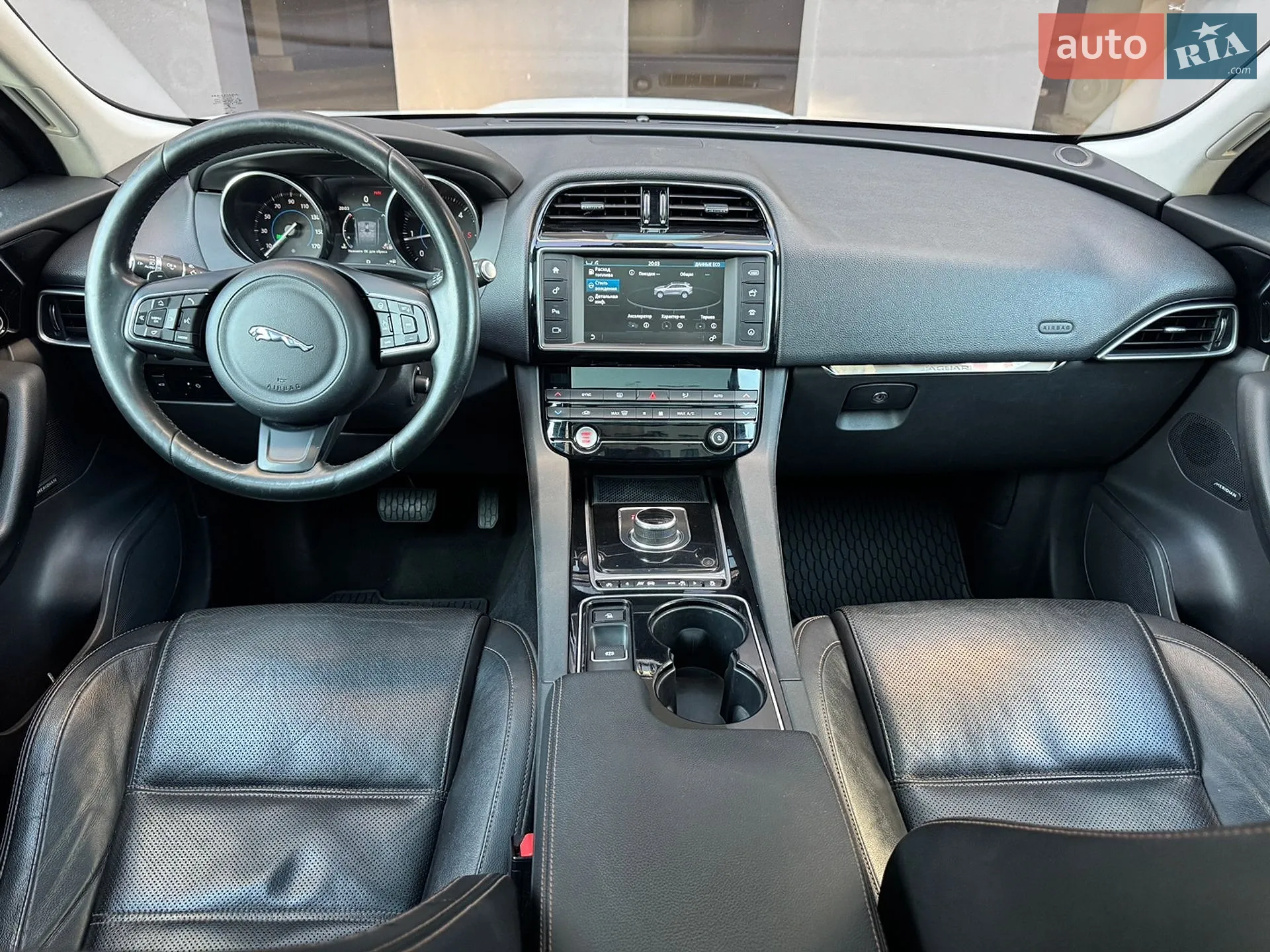 2017 Jaguar F-Pace - мініатюра 19