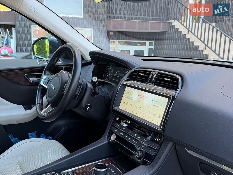 Внедорожник / Кроссовер Jaguar F-Pace 2018 в Черновцах