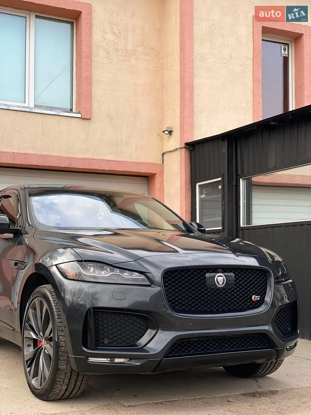 2018 Jaguar F-Pace - мініатюра 2