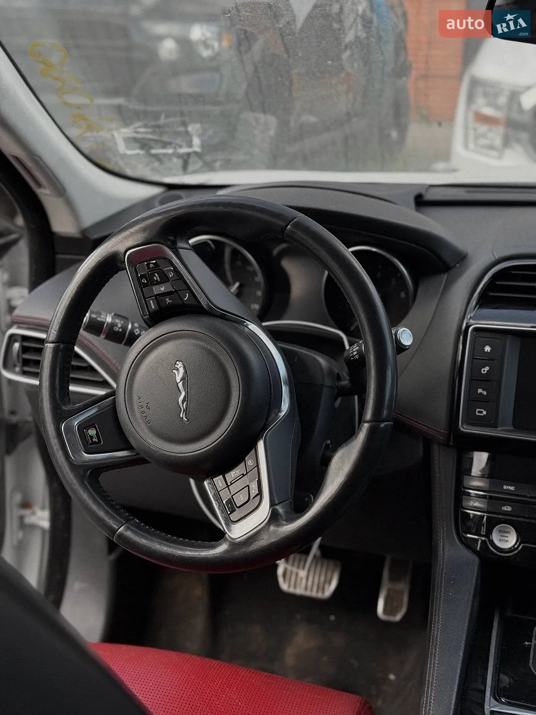 2017 Jaguar F-Pace - мініатюра 9