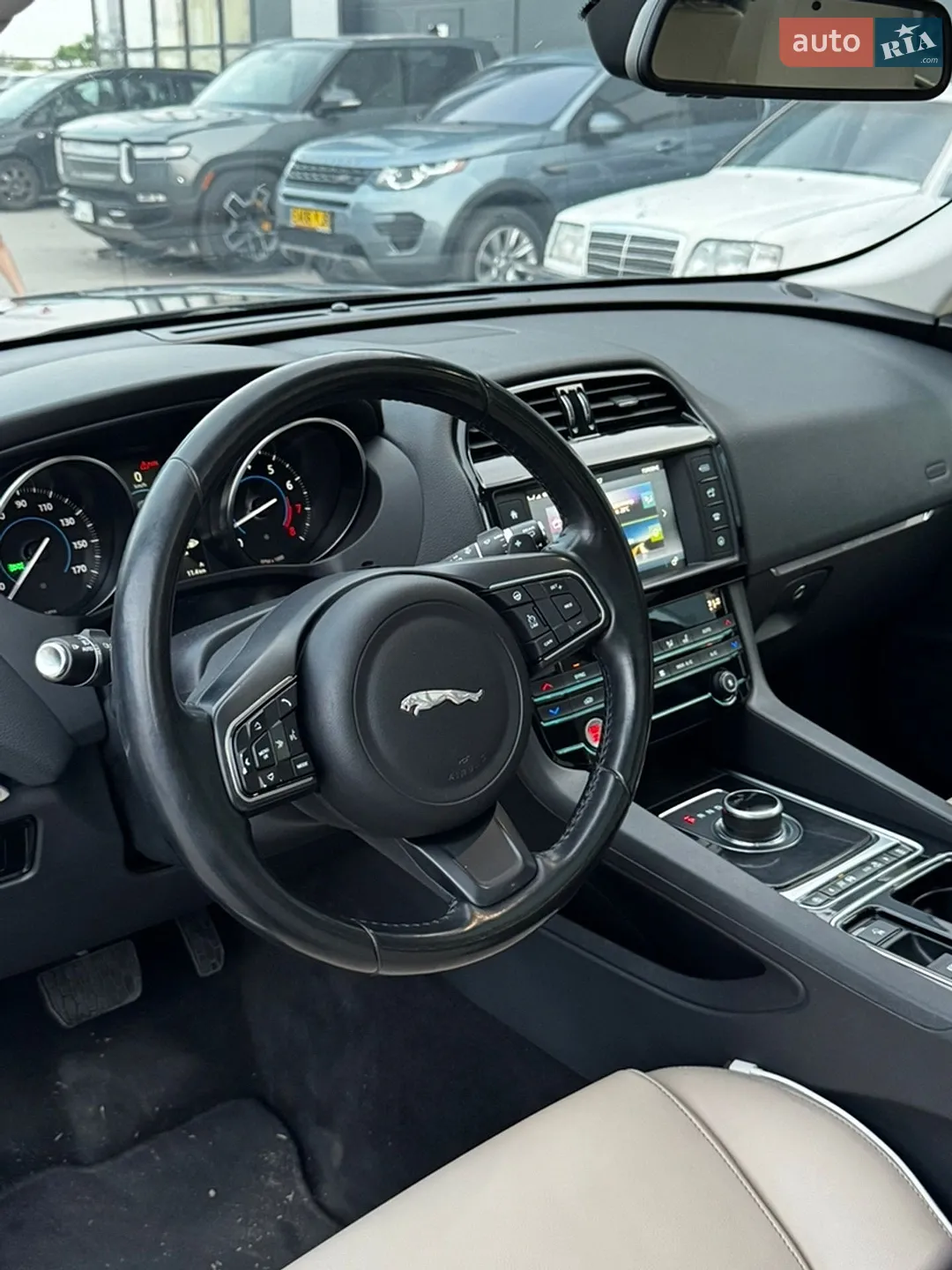 2018 Jaguar F-Pace - мініатюра 23
