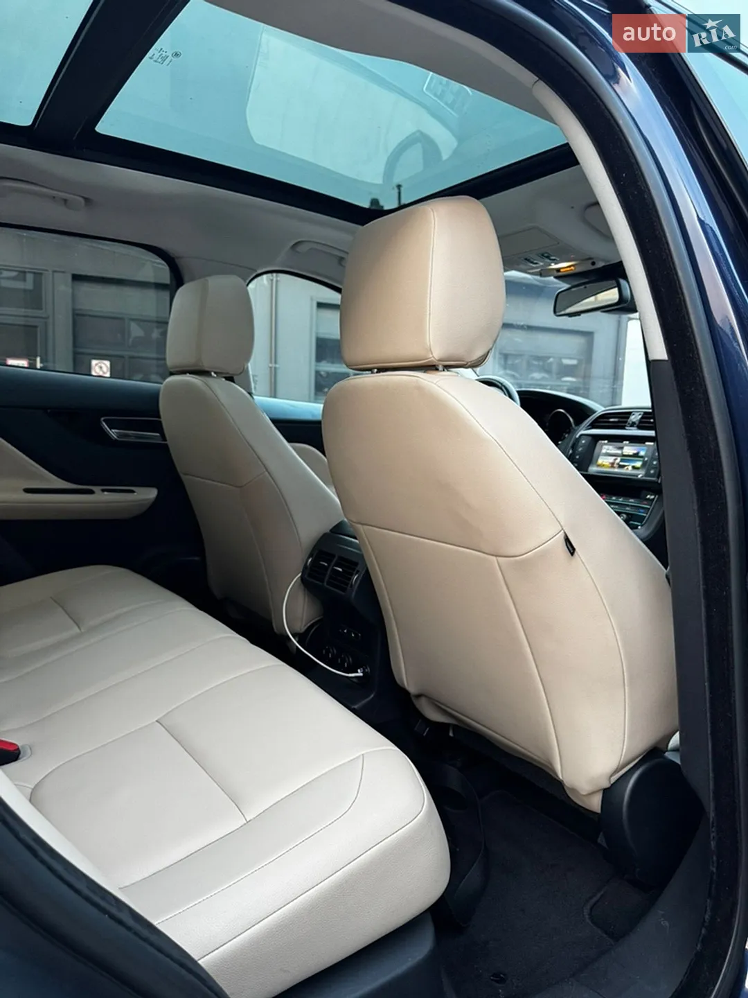 2018 Jaguar F-Pace - мініатюра 28