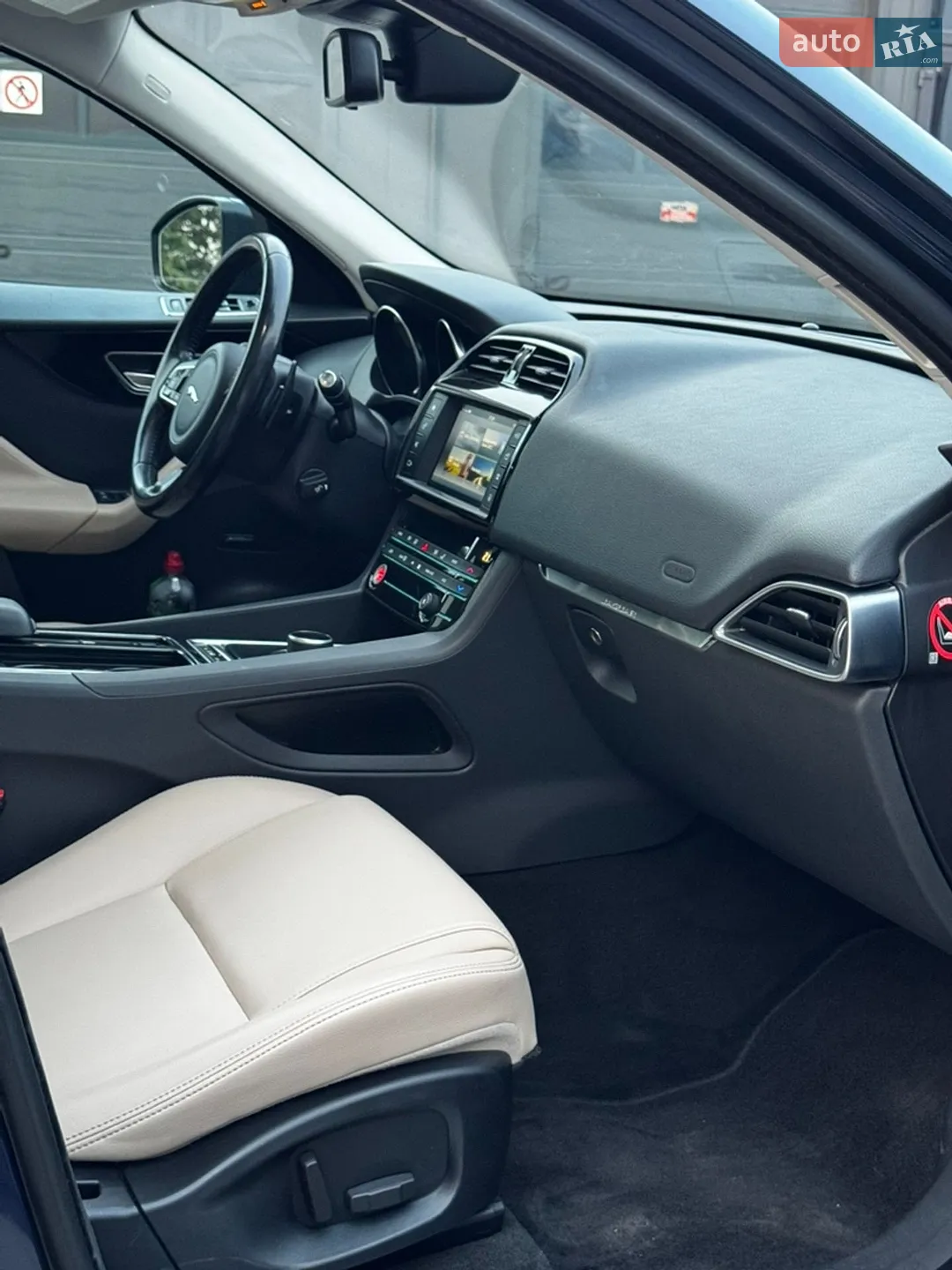 2018 Jaguar F-Pace - мініатюра 33