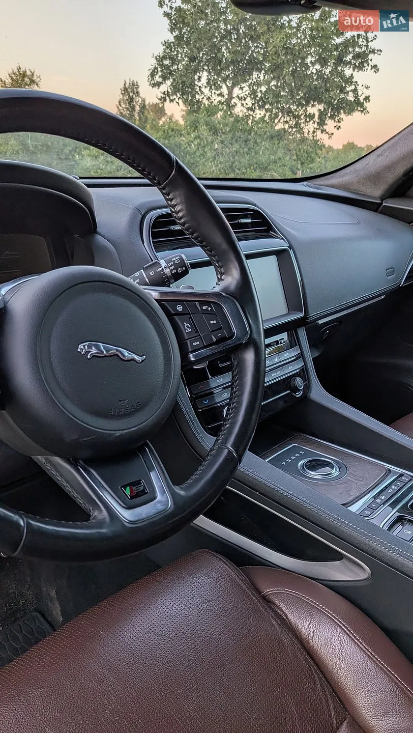 2018 Jaguar F-Pace - мініатюра 34