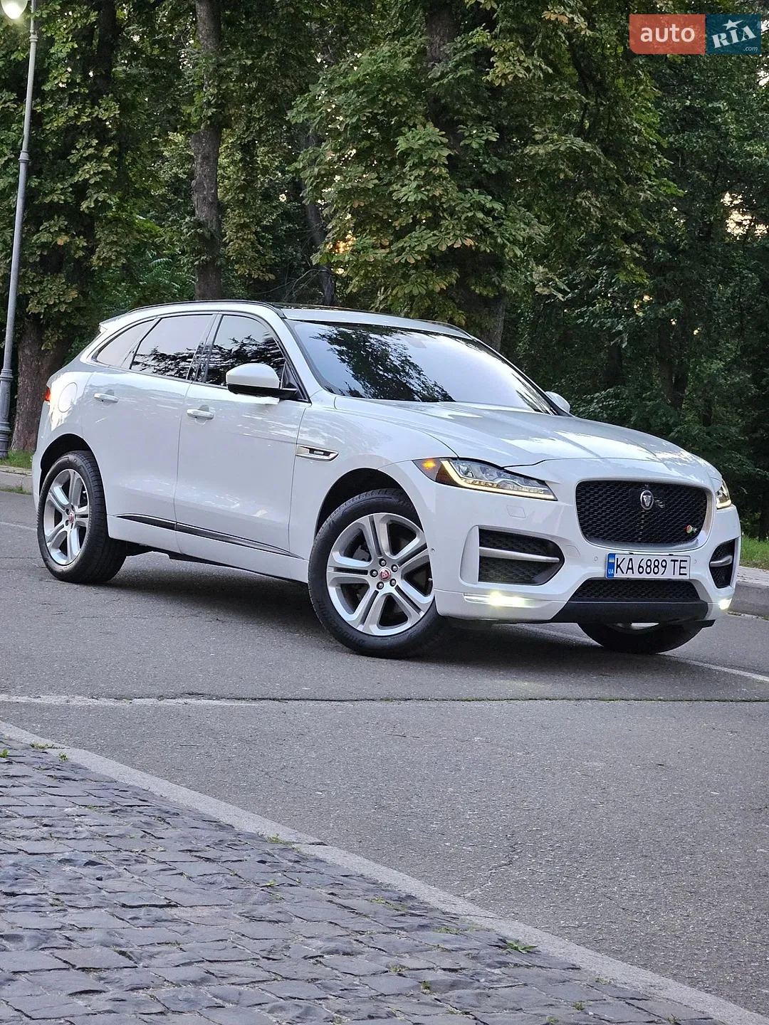 2017 Jaguar F-Pace - мініатюра 8