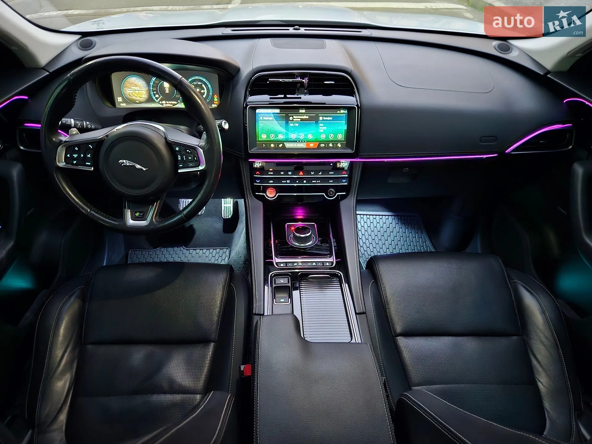 2017 Jaguar F-Pace - мініатюра 27