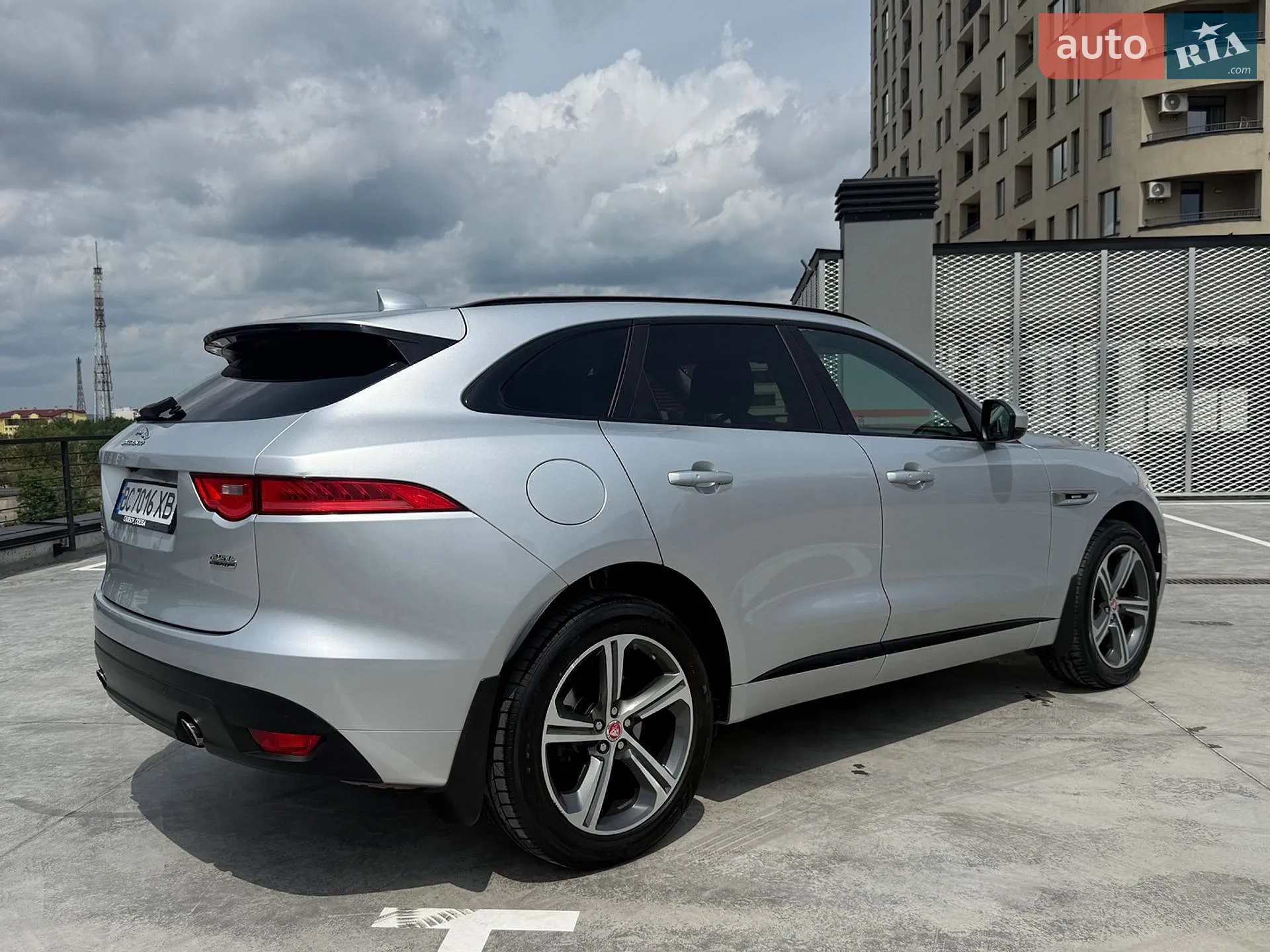 2017 Jaguar F-Pace - мініатюра 10