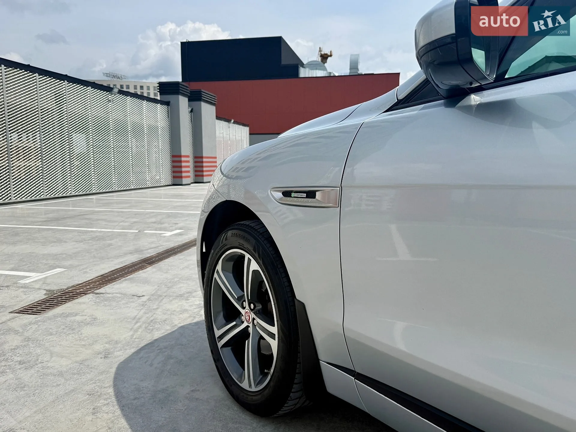 2017 Jaguar F-Pace - мініатюра 14