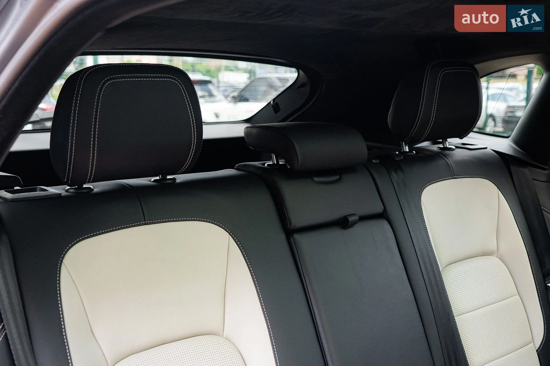 2019 Jaguar F-Pace - мініатюра 38