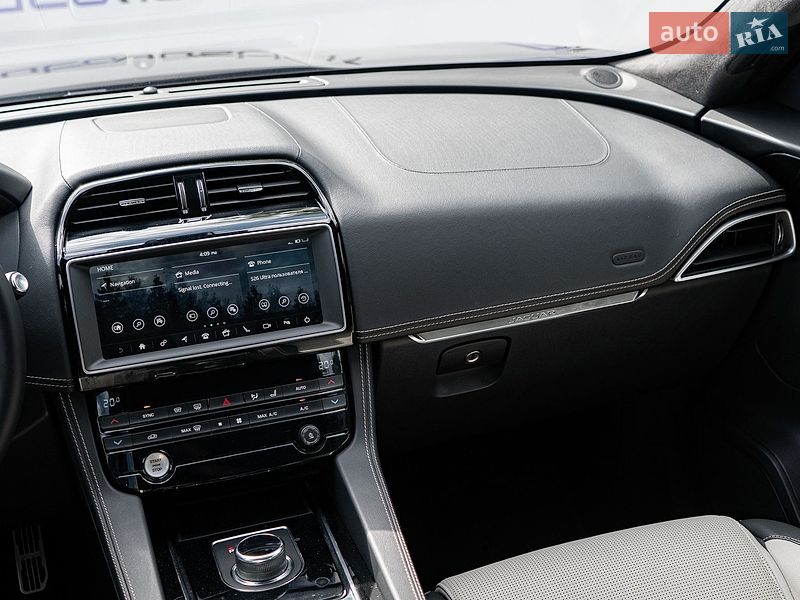 Внедорожник / Кроссовер Jaguar F-Pace 2019 в Киеве