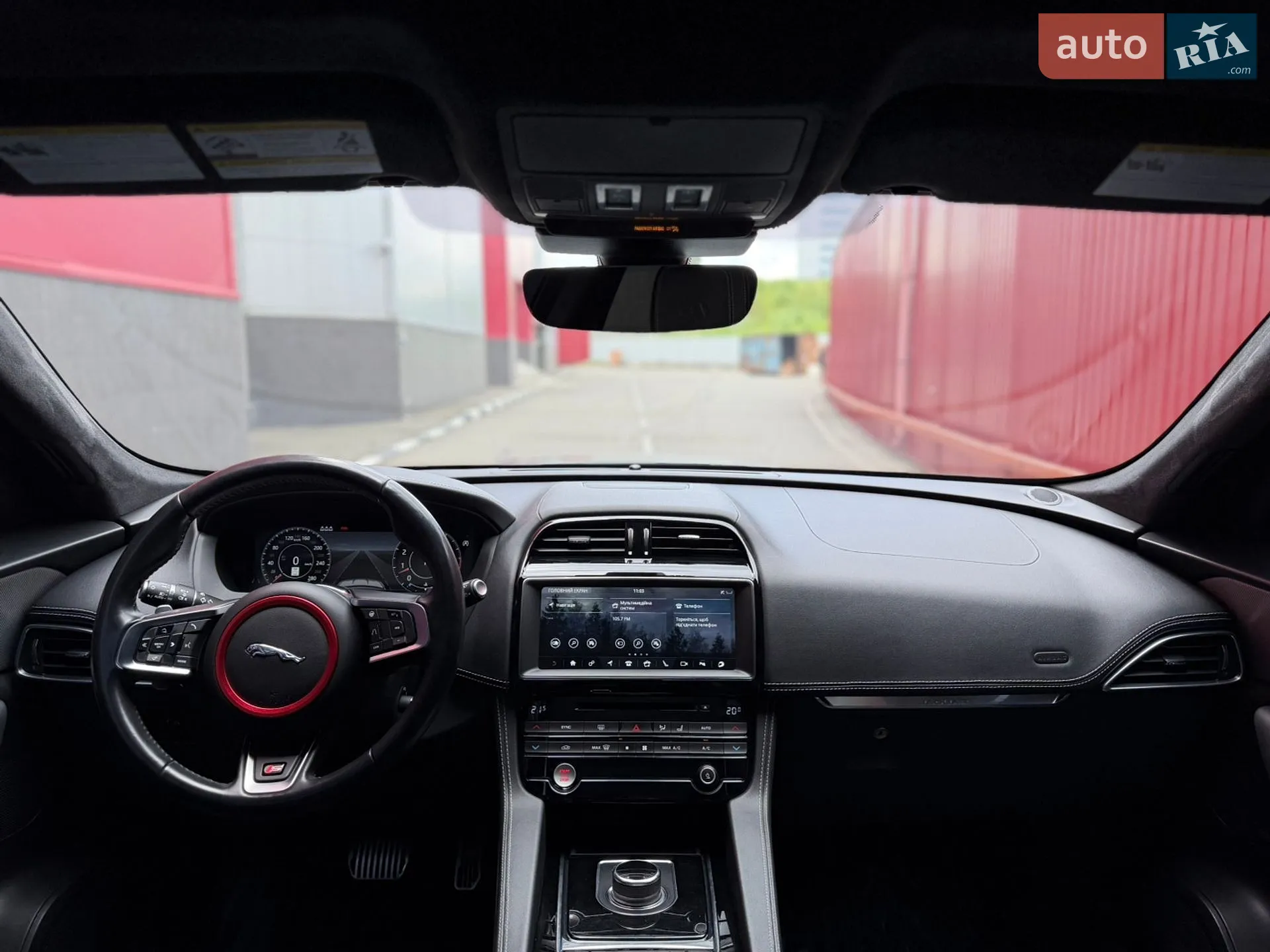2019 Jaguar F-Pace - мініатюра 29