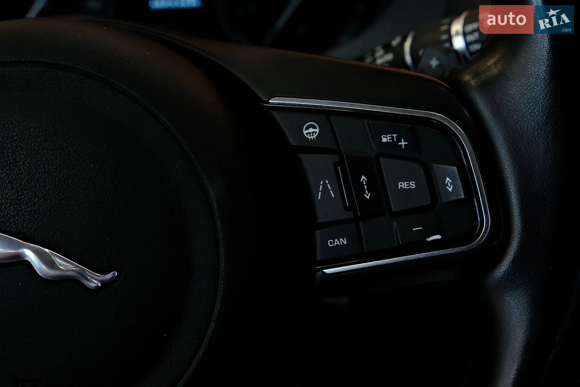 2018 Jaguar F-Pace - мініатюра 21