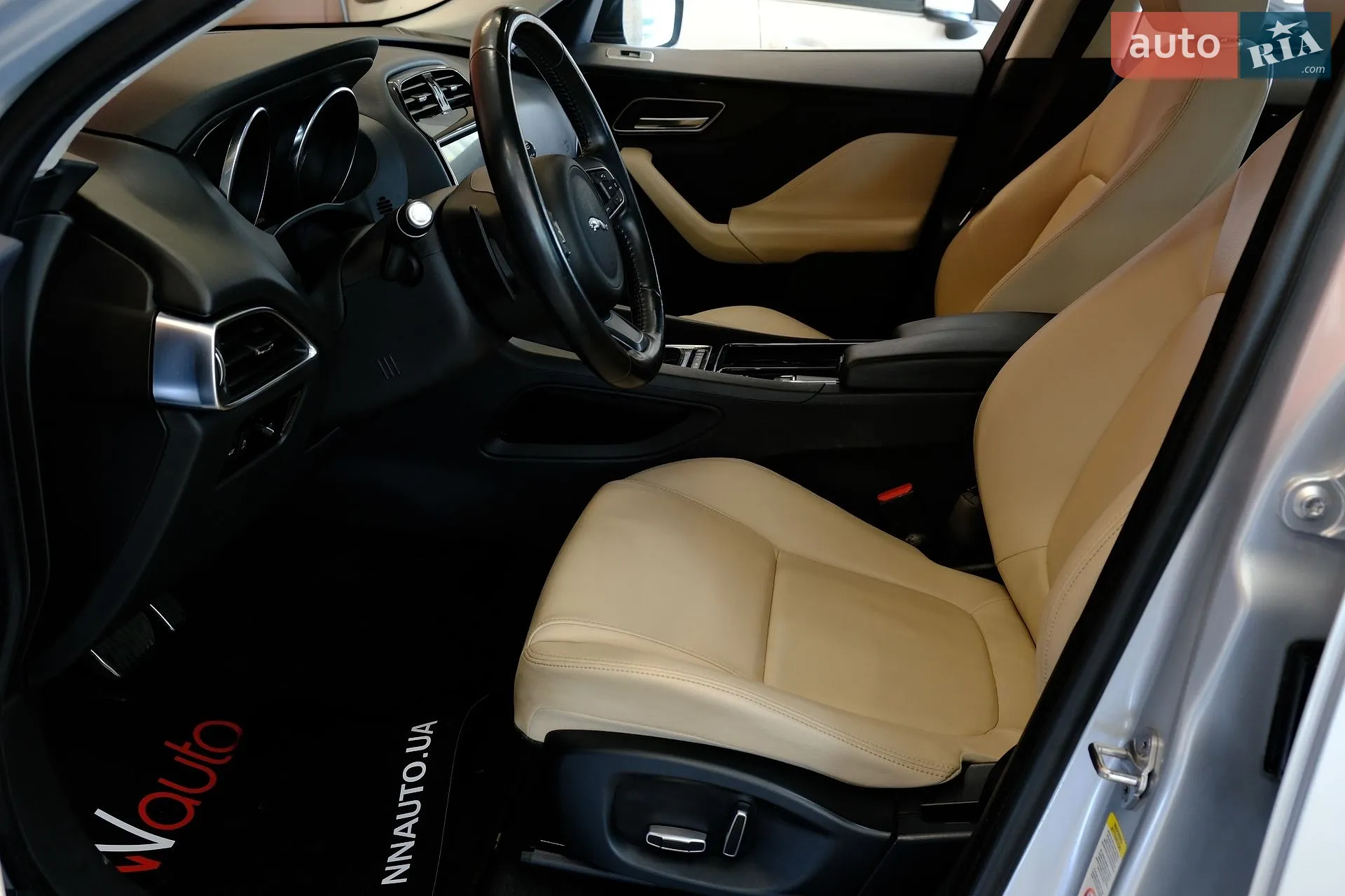 2018 Jaguar F-Pace - мініатюра 26
