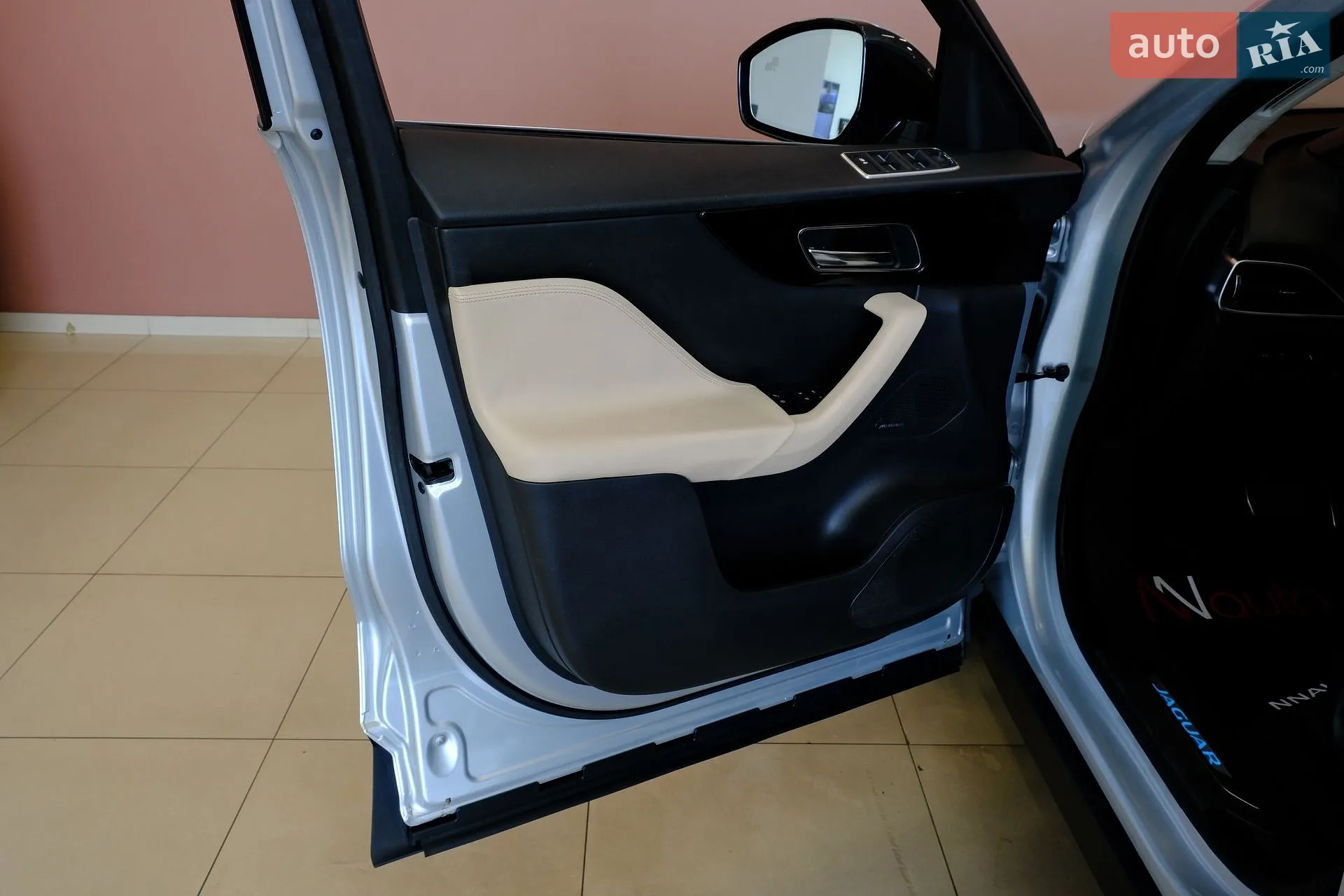 2018 Jaguar F-Pace - мініатюра 29