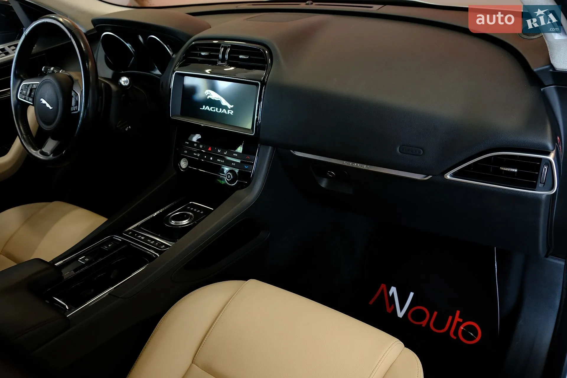 2018 Jaguar F-Pace - мініатюра 40