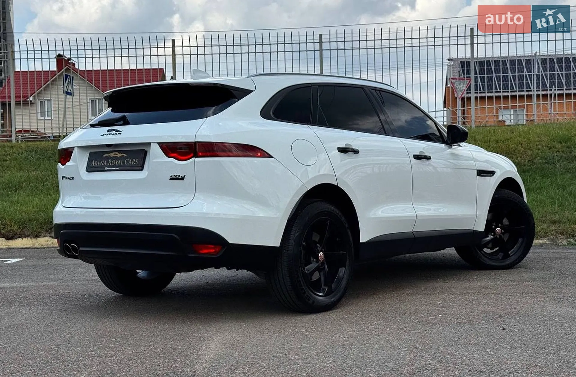 2017 Jaguar F-Pace - мініатюра 16