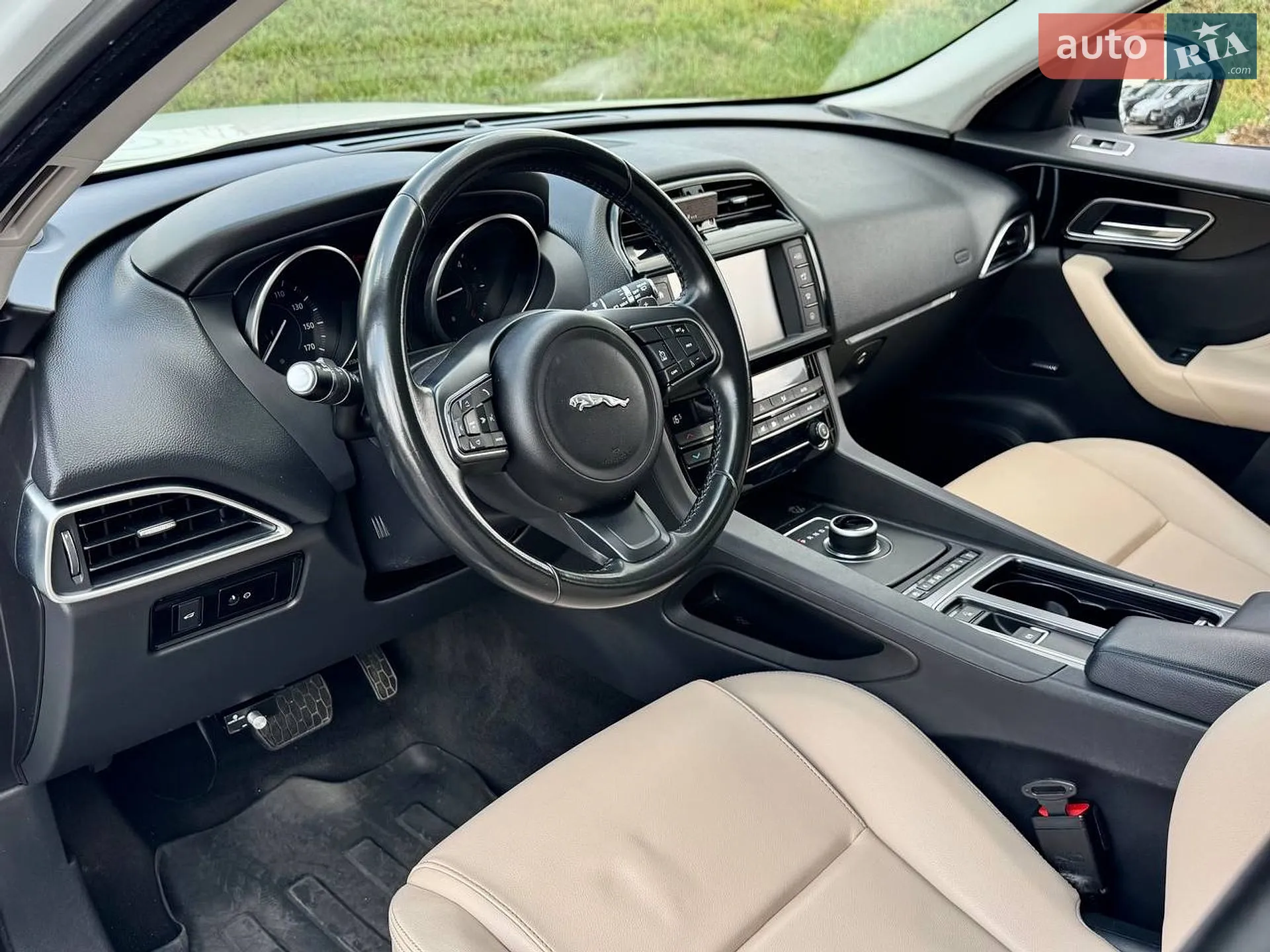 2017 Jaguar F-Pace - мініатюра 19