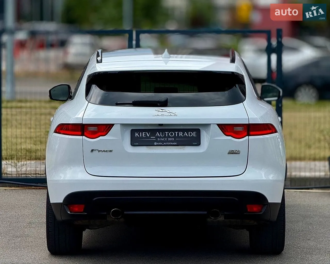 2017 Jaguar F-Pace - мініатюра 15