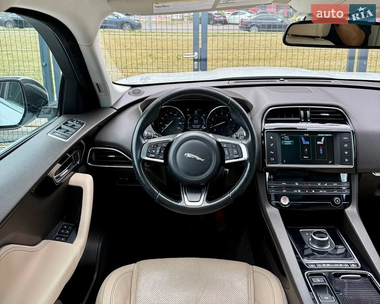 2017 Jaguar F-Pace - мініатюра 21