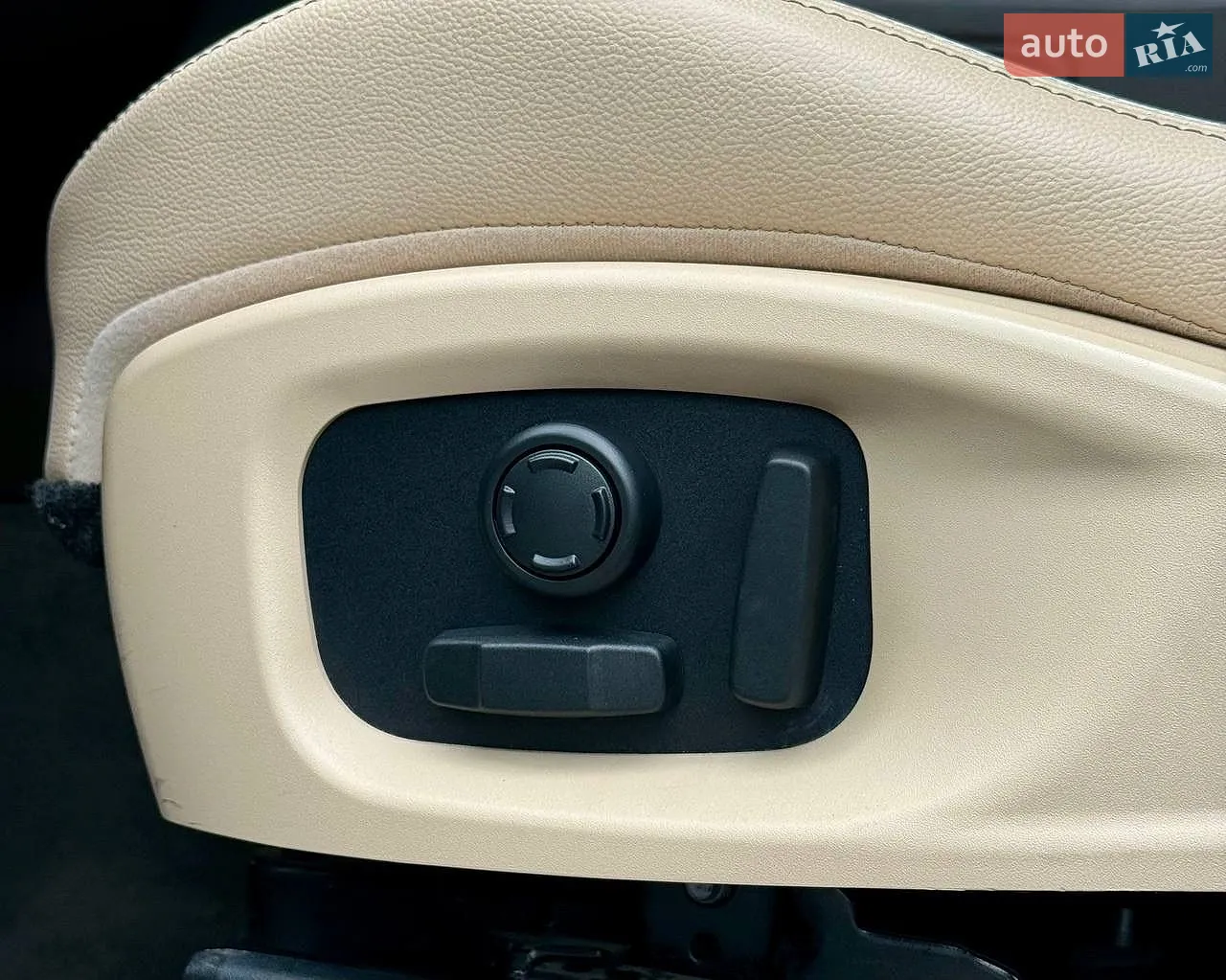 2017 Jaguar F-Pace - мініатюра 24