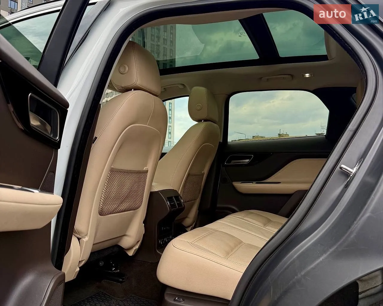 2017 Jaguar F-Pace - мініатюра 37
