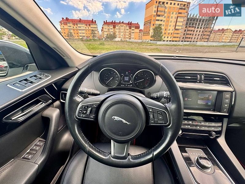 Позашляховик / Кросовер Jaguar F-Pace 2017 в Києві