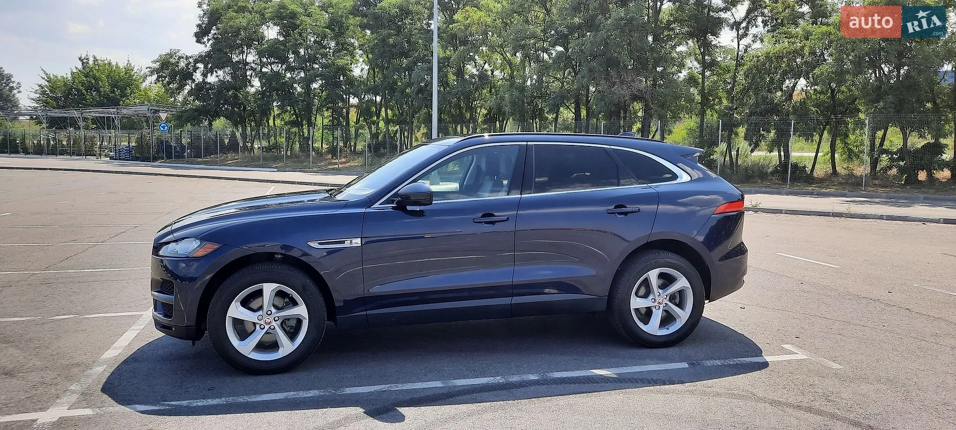 2019 Jaguar F-Pace - мініатюра 2