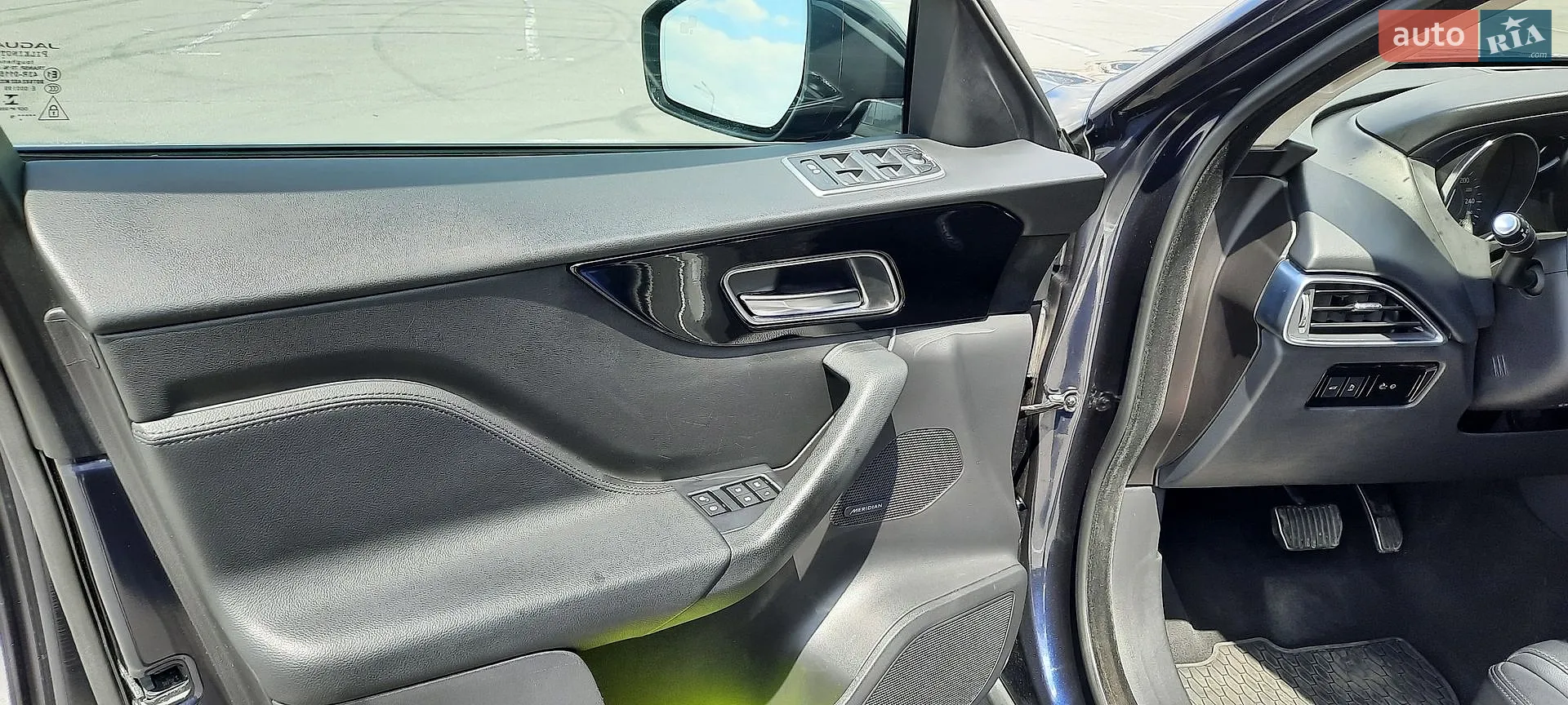 2019 Jaguar F-Pace - мініатюра 12
