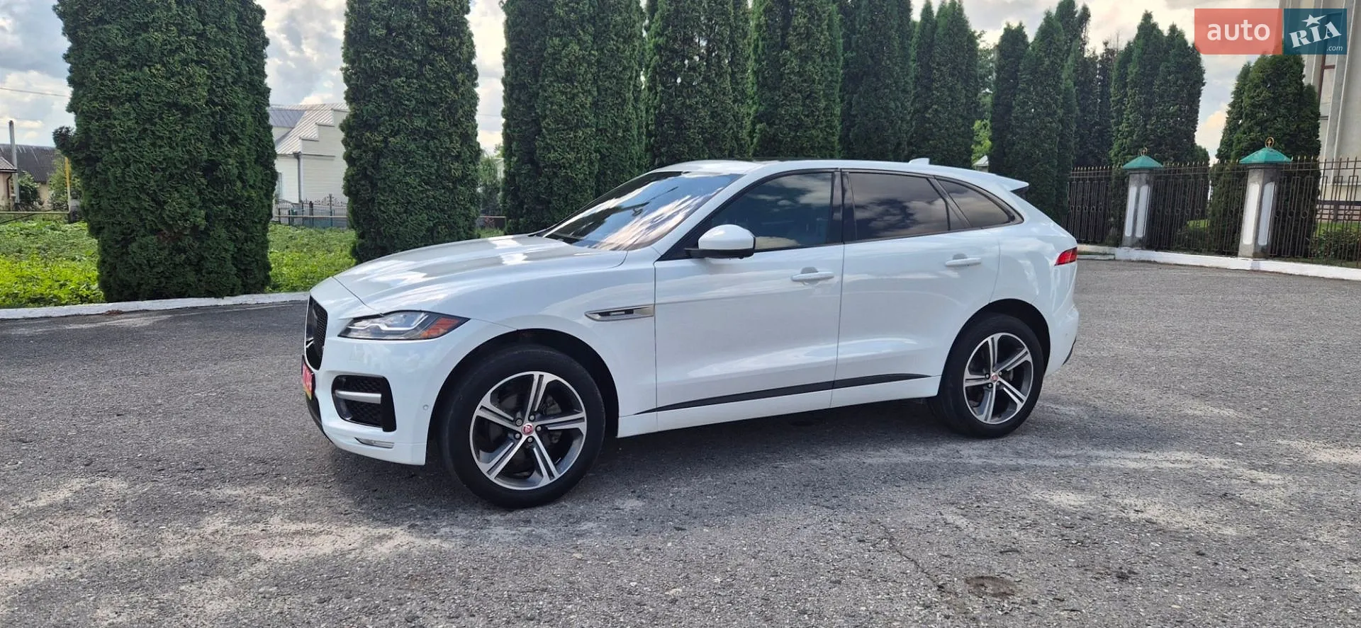 2017 Jaguar F-Pace - мініатюра 2