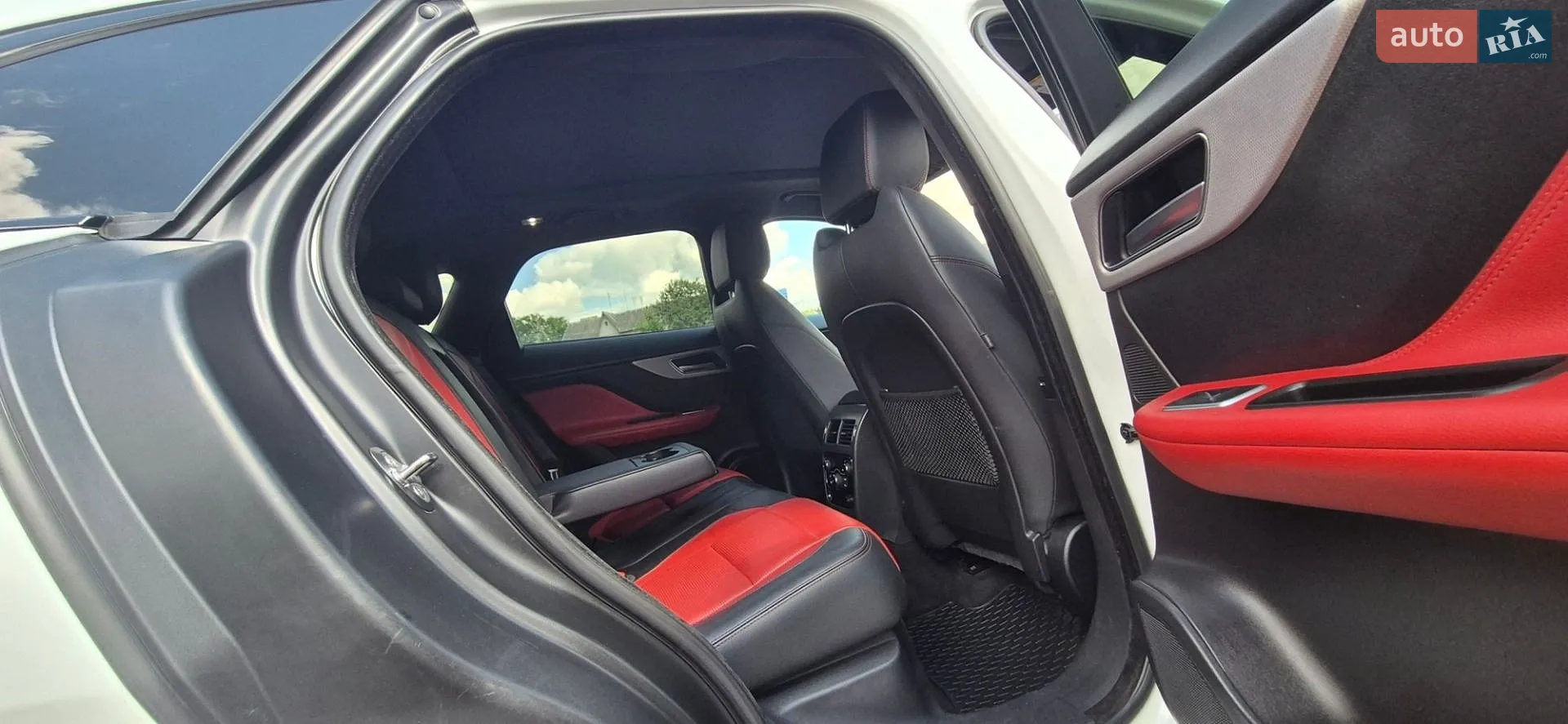 2017 Jaguar F-Pace - мініатюра 16