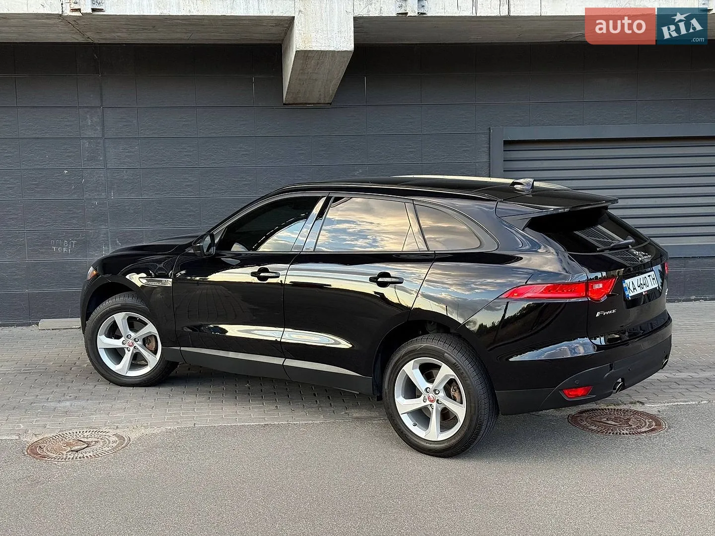 2017 Jaguar F-Pace - мініатюра 3