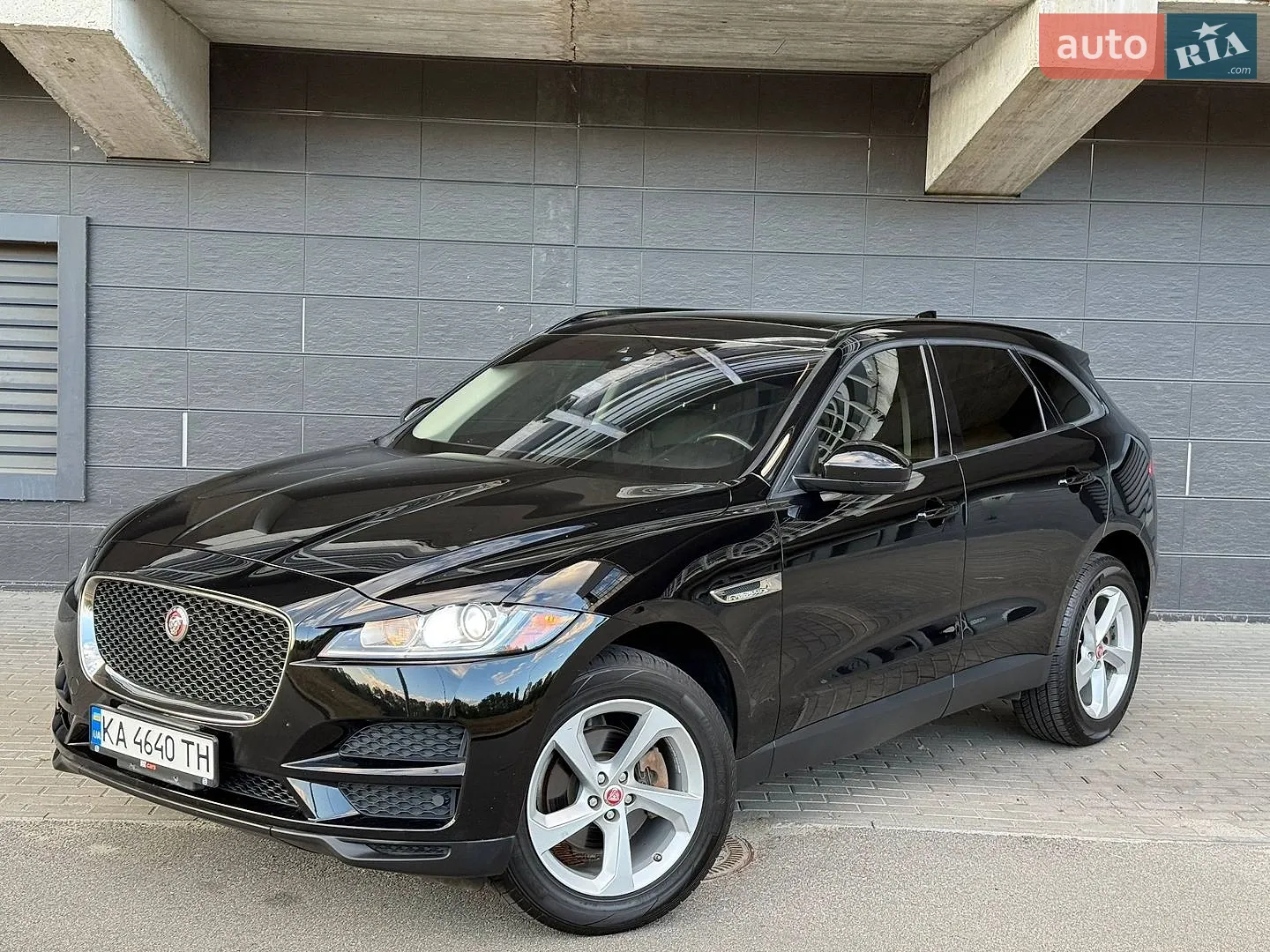 2017 Jaguar F-Pace - мініатюра 2