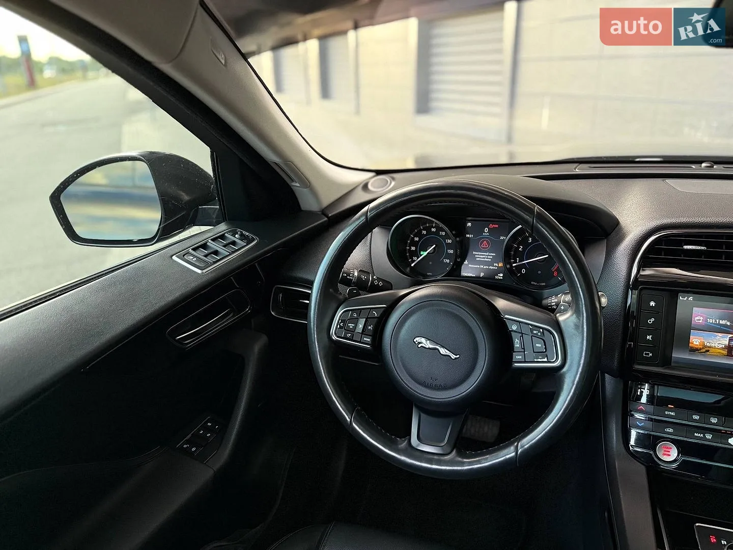 2017 Jaguar F-Pace - мініатюра 18