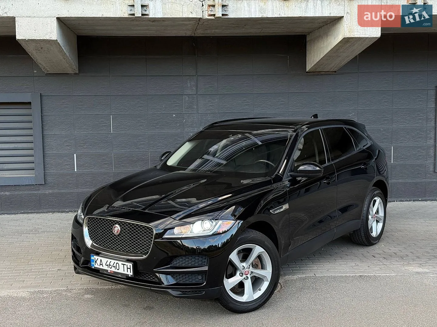 2017 Jaguar F-Pace - мініатюра 31
