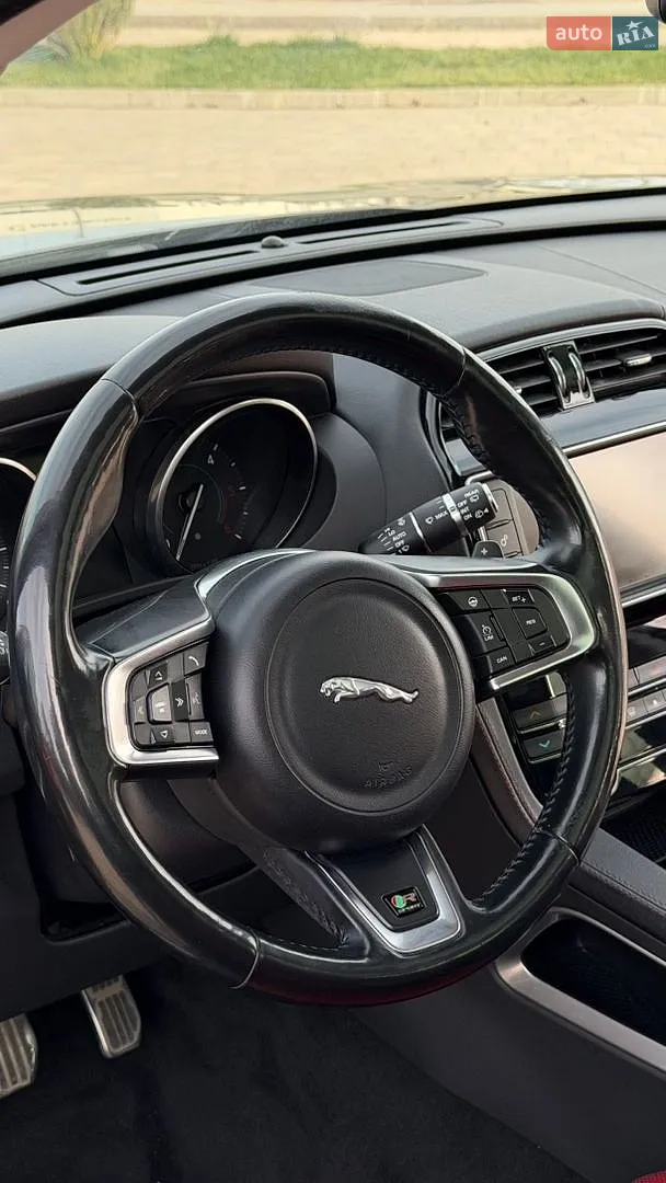 2016 Jaguar F-Pace - мініатюра 51