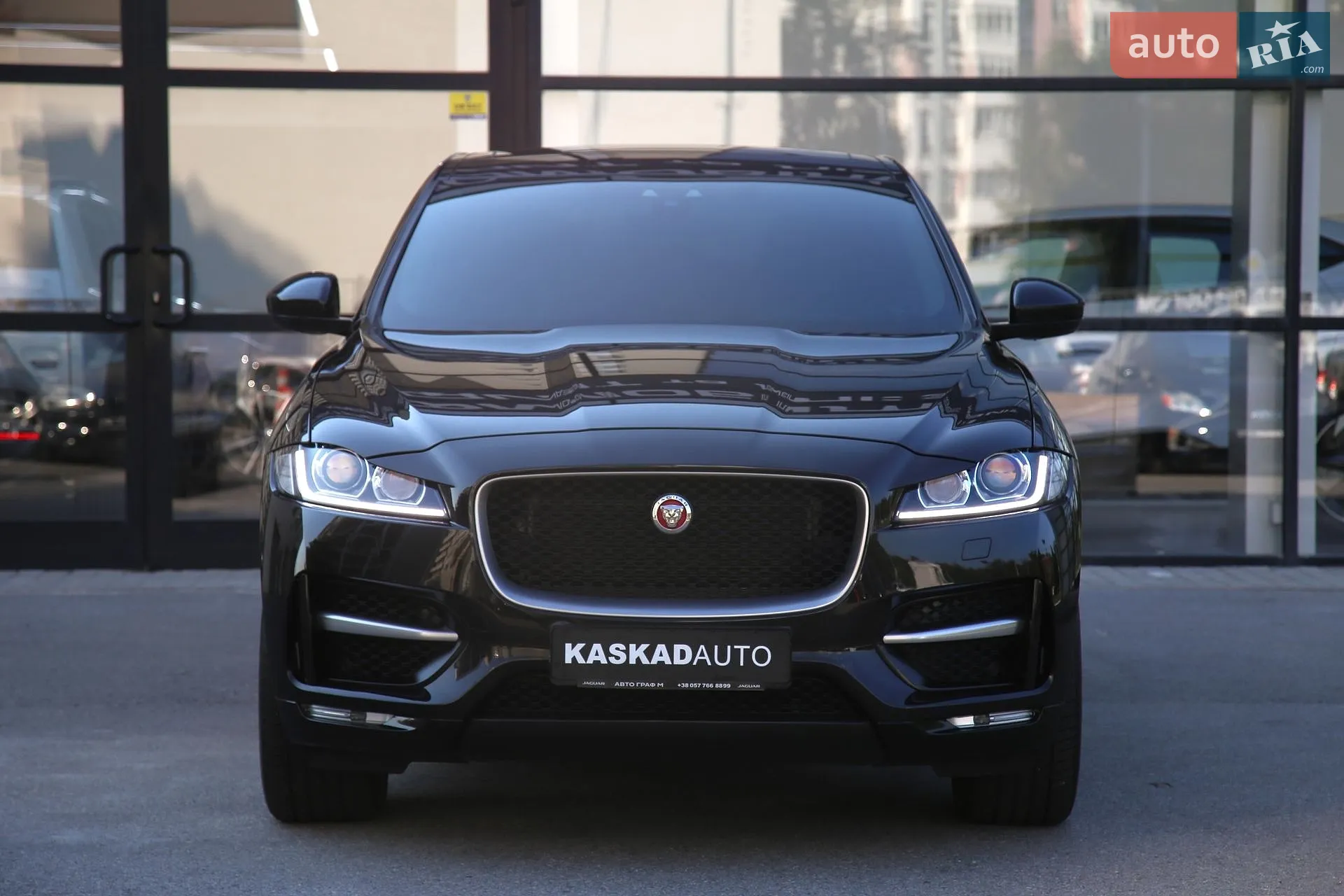 2017 Jaguar F-Pace - мініатюра 2
