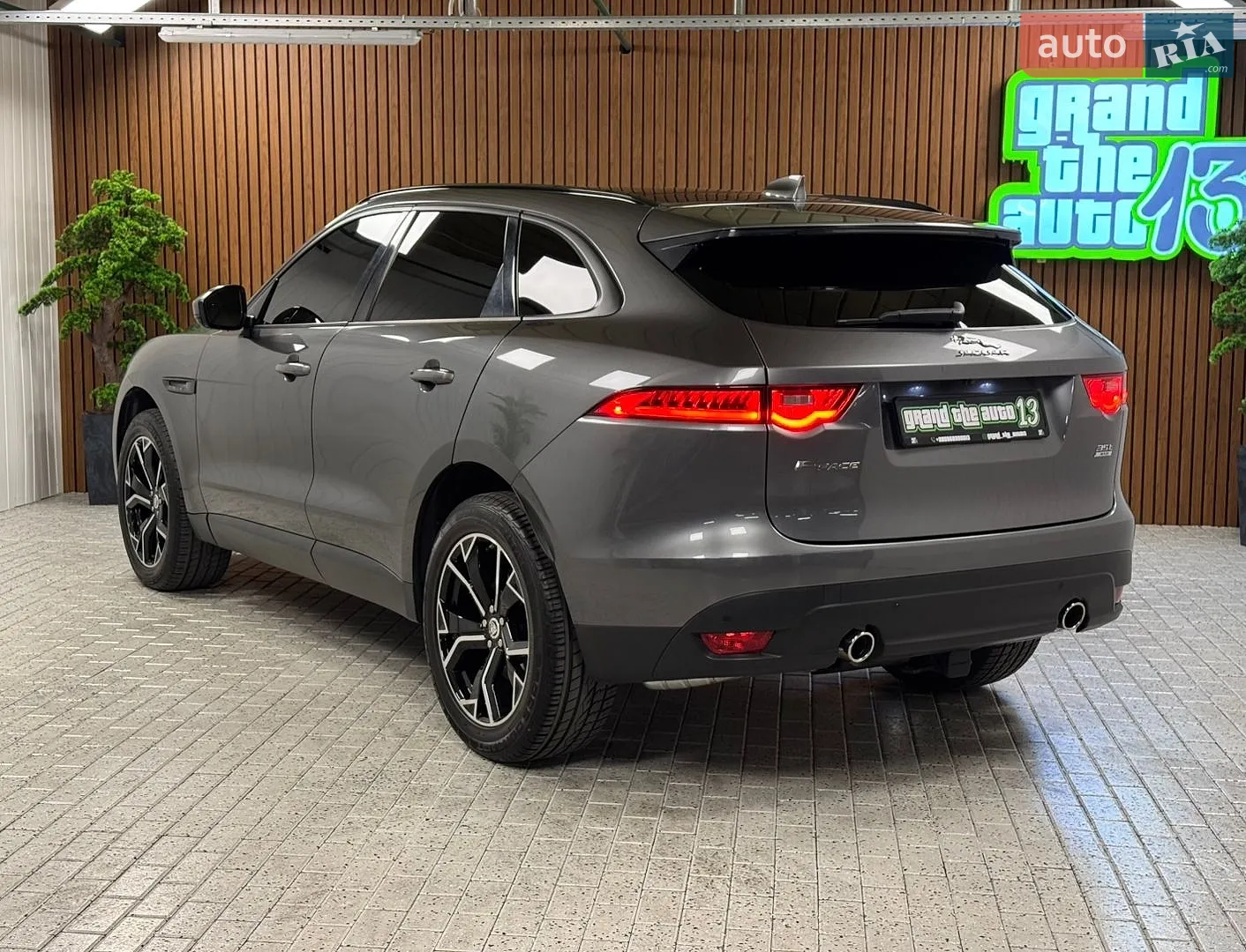2016 Jaguar F-Pace - мініатюра 47