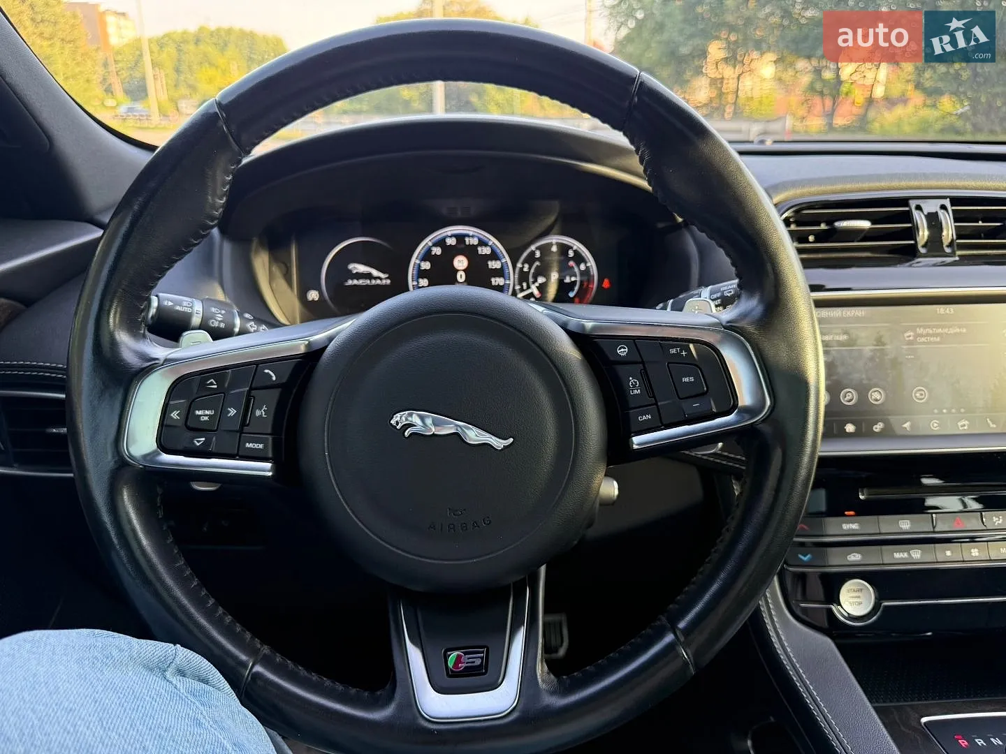 2018 Jaguar F-Pace - мініатюра 14
