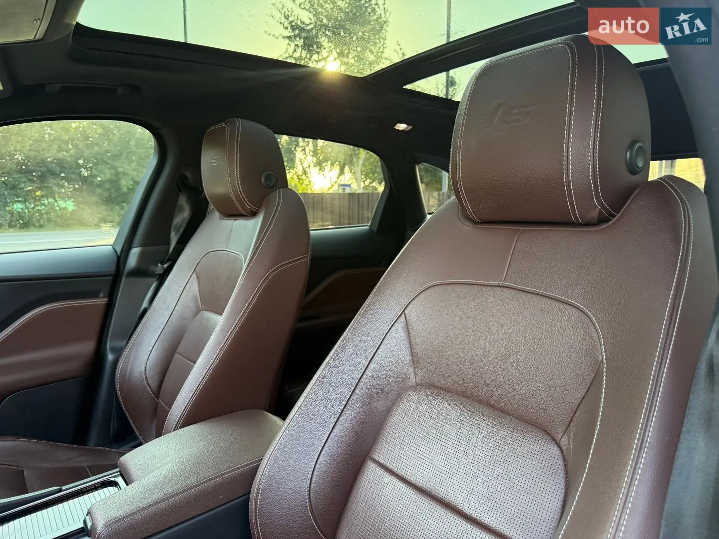 2018 Jaguar F-Pace - мініатюра 20