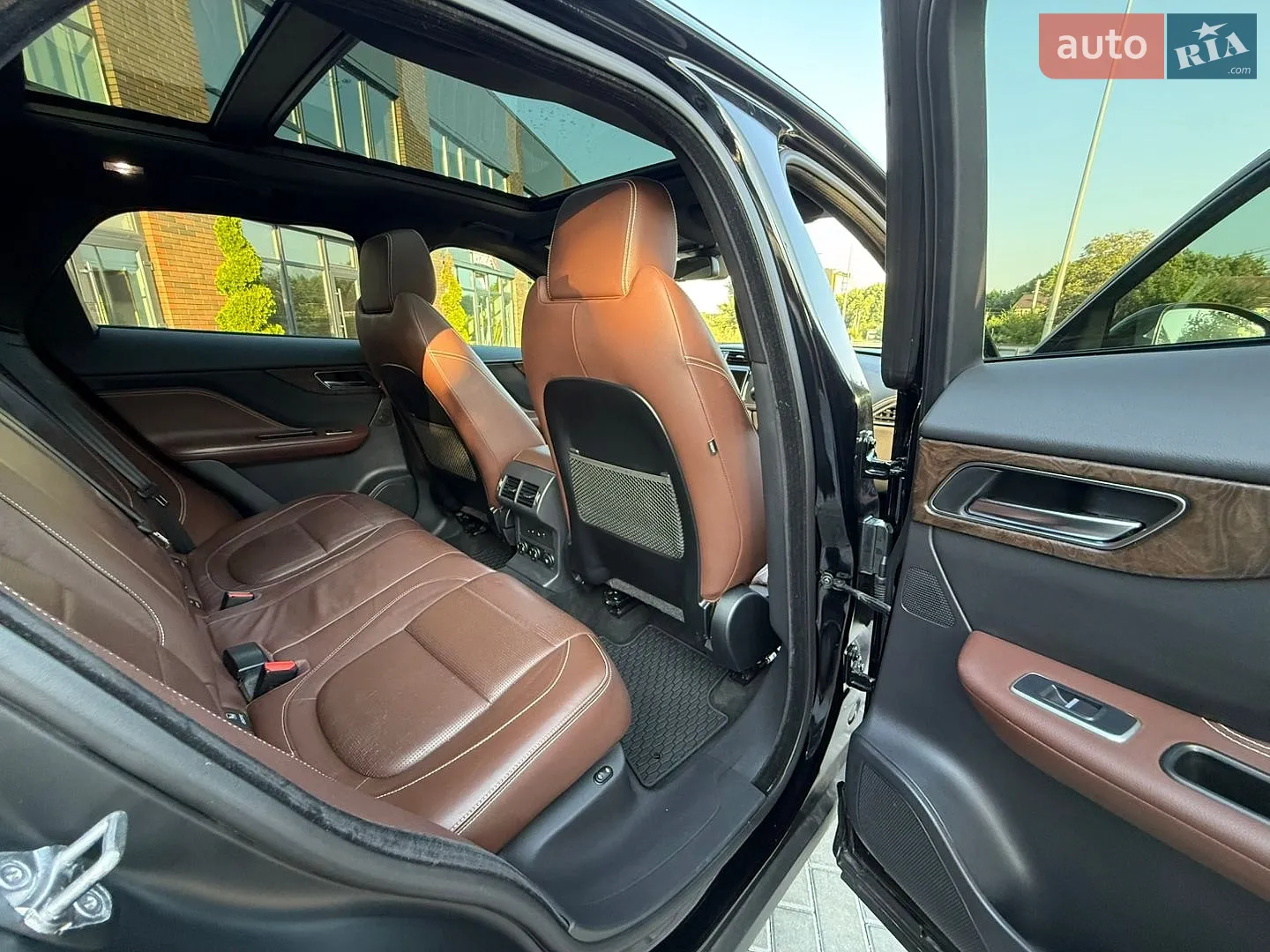 2018 Jaguar F-Pace - мініатюра 24