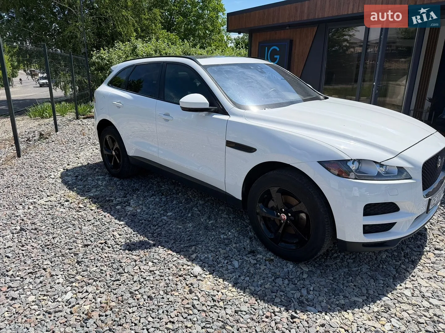 2017 Jaguar F-Pace - мініатюра 3