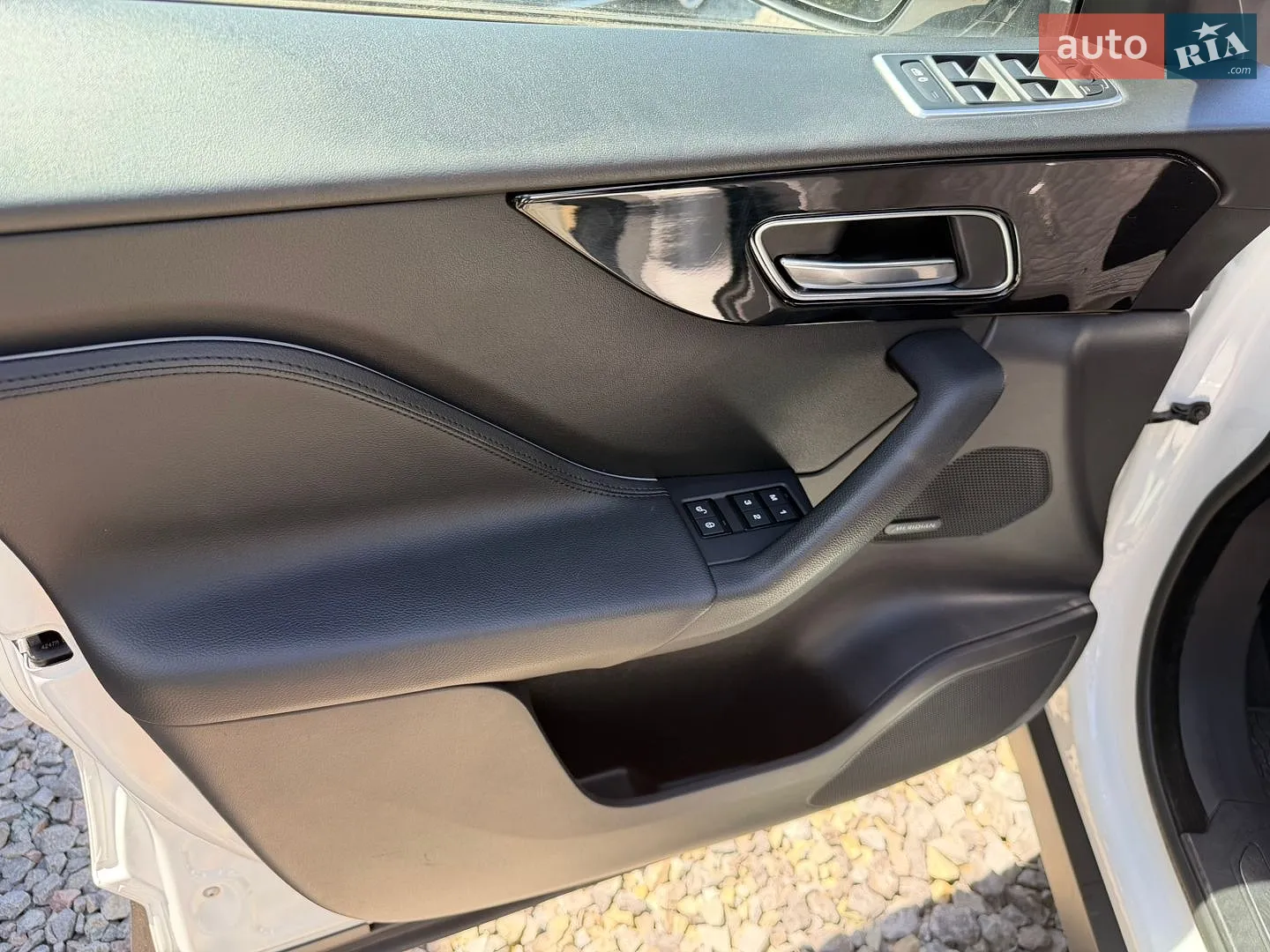 2017 Jaguar F-Pace - мініатюра 11