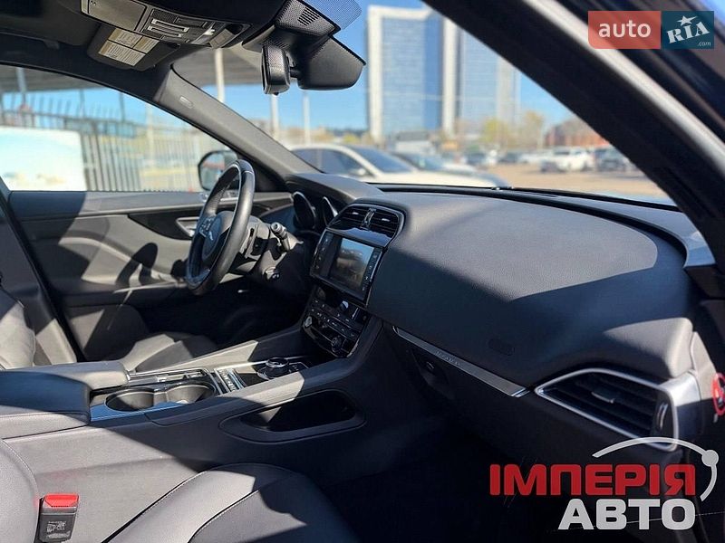 Позашляховик / Кросовер Jaguar F-Pace 2016 в Києві